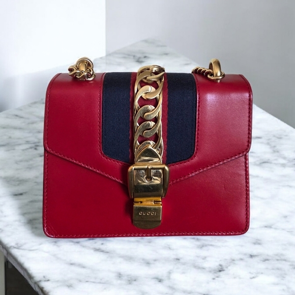 Authentic Gucci Sylvie mini bag - Picture 2 of 12